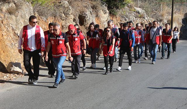 Alanya’da ‘Cumhuriyet Yürüyüşü’