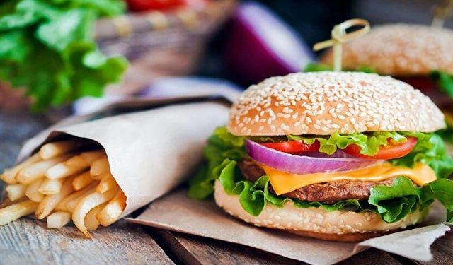 Fast-Food zincirlerinde salgın paniği! 1 kişi hayatını kaybetti