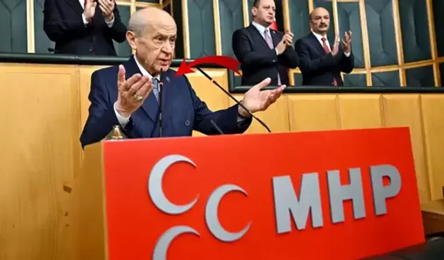 Öcalan için çağrı yapan Bahçeli'nin rozeti de gündem oldu: Mesaj mı vermeye çalışıyor