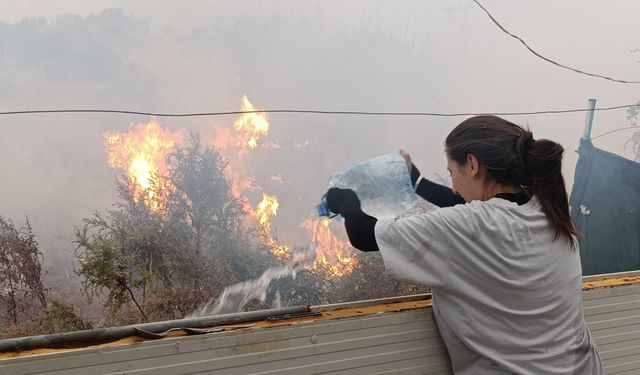 Antalya'da yangına ilk müdahaleyi vatandaşlar yaptı