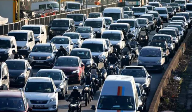 Trafikte yeni dönem başlıyor: Bunu yapana ceza yolda