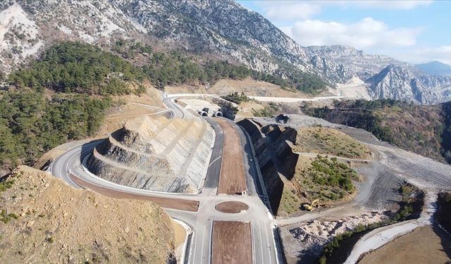 Konya ve Antalya'yı bağlayan yola dikkat! Uyarı geldi