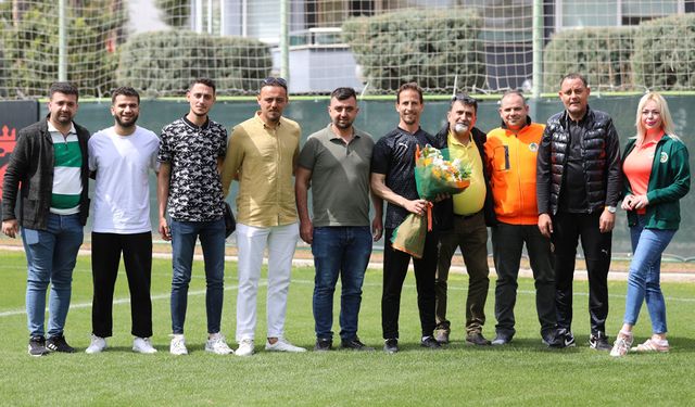 Taraftarlardan Pereira'ya hoş geldin ziyareti