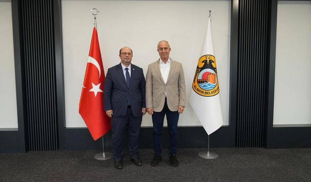 Alanya’da İYİ Parti’den Başkan Özçelik’e destek ziyareti