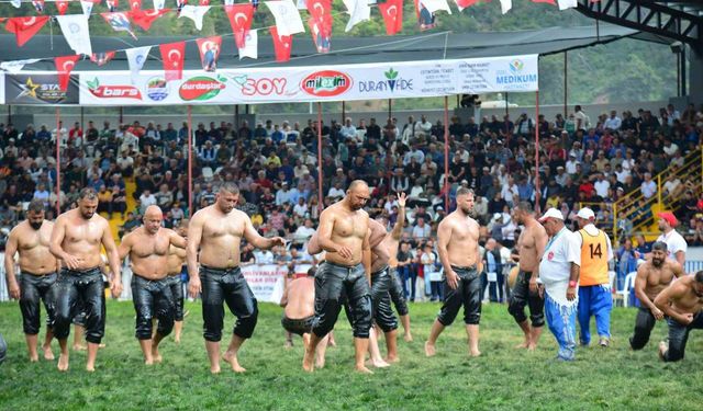 Antalya'nın güreş yıldızı başpehlivan oldu