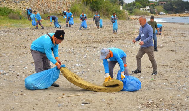Alanya'da o sahili çöpler kaplamıştı...