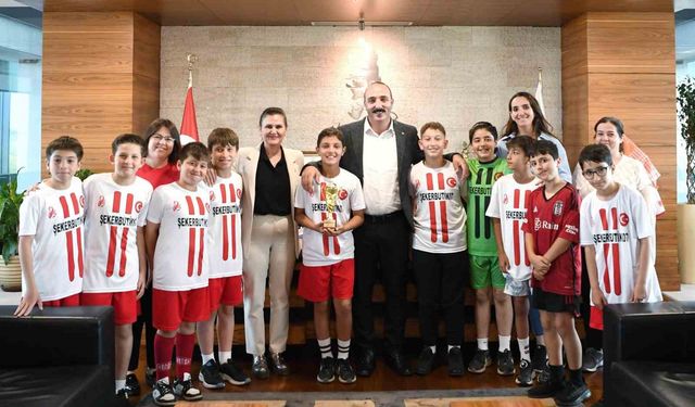 Antalya'nın minik şampiyonları Başkan Kotan'la buluştu