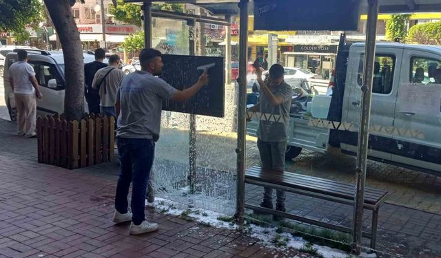 Alanya’nın durakları bayram temizliğiyle yenileniyor