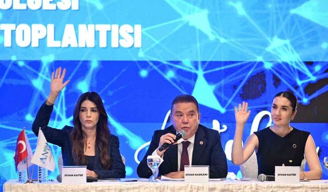 Antalya’da turizm zirvesi: Sezon hazırlıkları masaya yatırıldı