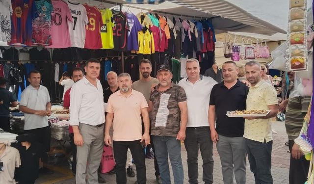 Başkan Hüseyin Gök’ten Oba Pazarı’nda bayram ziyareti