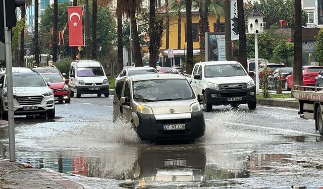 Antalya'da yağış geri dönüyor: Meteoroloji uyardı