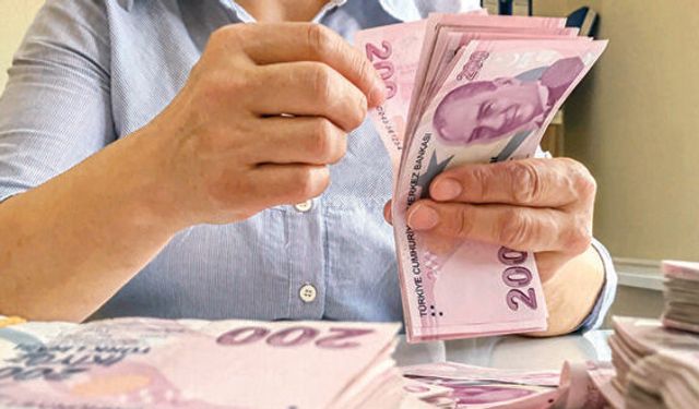Evlenecek gençlere 2 milyar liralık destek: Hesaplara yatırıldı