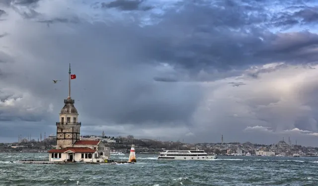 SON DAKİKA! İstanbul Boğazı’nda gemi arızası trafiği durdurdu