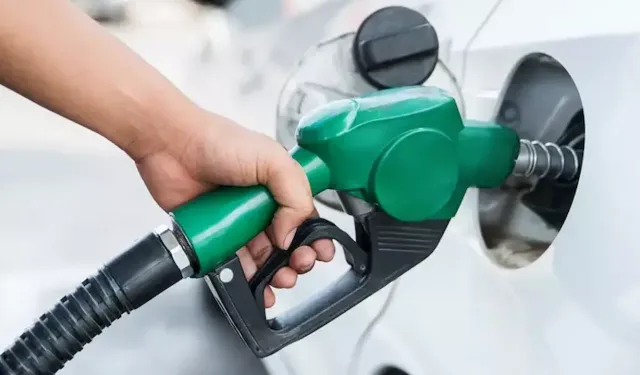 Benzine gece yarısı zam geliyor