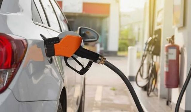 İndirimler peş peşe geldi: Motorin ve benzin ne kadar oldu?