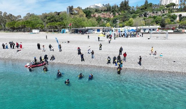 Antalya'da deniz dibinden çıkanlar pes dedirtti