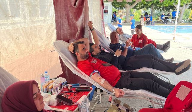 Alanya Hamit Özçelik İlkokulu ve Ortaokulu’nda kan bağışı