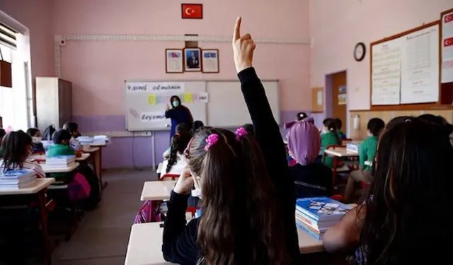 Yarın okullar tatil mi? 12 Haziran 2026 neden tatil?