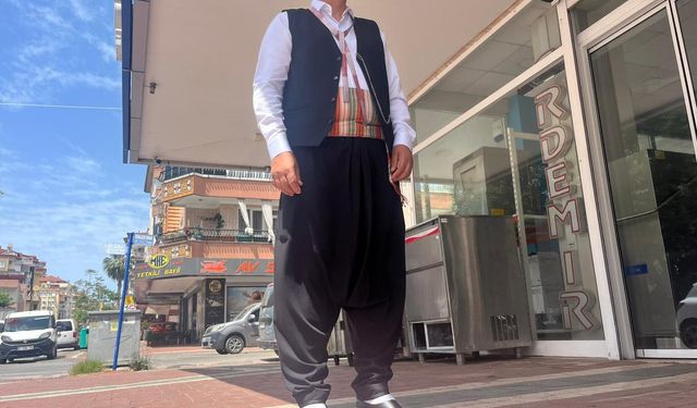 Kültürel mirasa sahip çıkıyor: 36 yıldır Alanya'nın kara şalvarını tanıtıyor