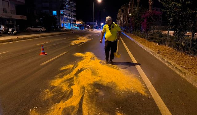 Gazipaşa'da kürekle facianın önüne geçti! Polis memuru gönülleri feth etti