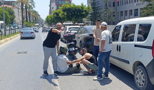 Manavgat'ta ölümden döndüler: Sürücü hastaneye kaldırıldı