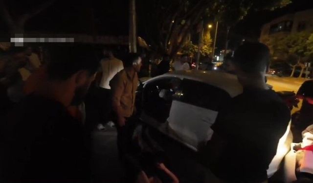 Antalya’da otomobiller kavşakta çarpıştı: 2 yaralı
