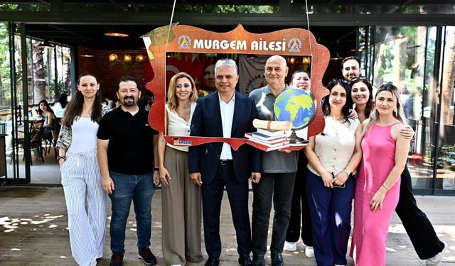 Antalya'da MURGEM'in mezun öğrencileri Başkan Uysal'la buluştu