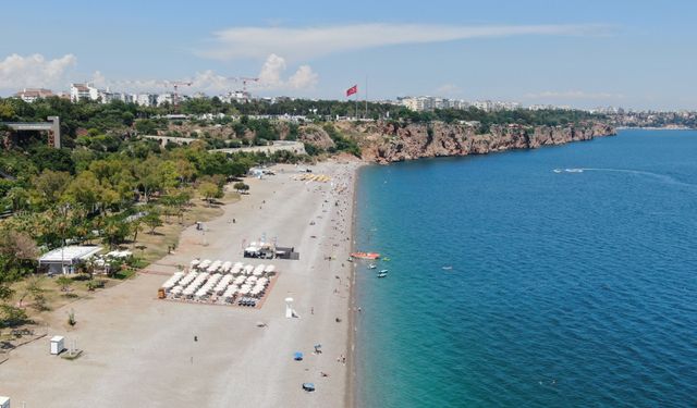 Antalya'da dumansız plaj uygulamasına vatandaştan destek