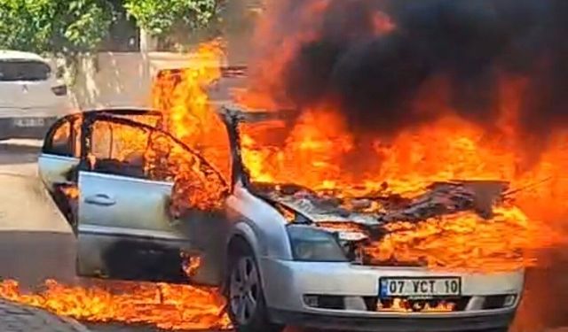 Antalya'da torpidoda başlayan yangın aracı yok etti
