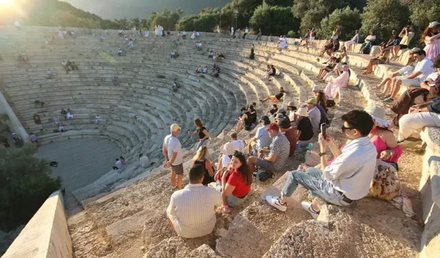 Antalya Kaş'ta Dünya Kupası heyecanı Antiphellos Antik Tiyatrosu'nda yaşanacak!