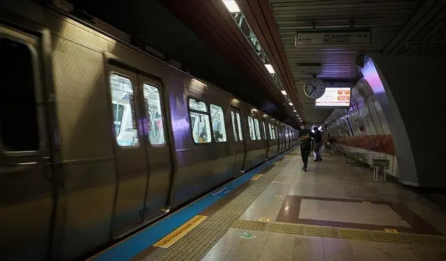 Son dakika l İstanbul'da metro Bostancı durağında raydan çıktı