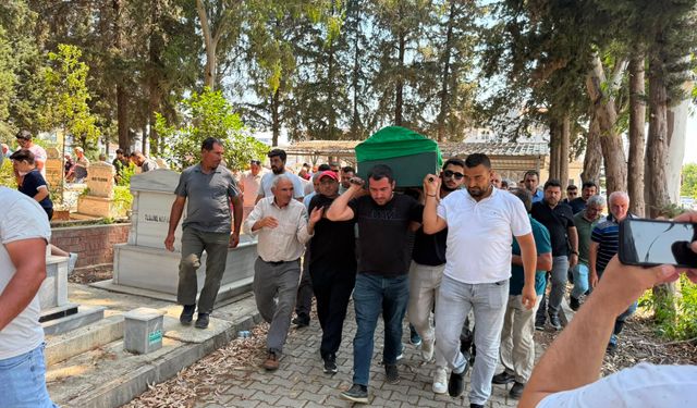 Antalya'da yürek yakan veda! Baba kızının yanına defnedildi