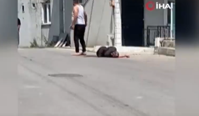 Kocaeli’de sokakta dehşet: Eşini defalarca bıçakladı