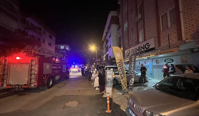 Antalya'da kentsel dönüşüm binasında yangın: Mahalleli sokağa döküldü