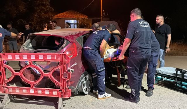 Gaziapaşa'da bir otomobil takla attı