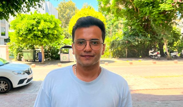 Alanya'da vicdanları sızlatan olay! Küçük çocuğun kediye uyguladığı şiddet kamerada