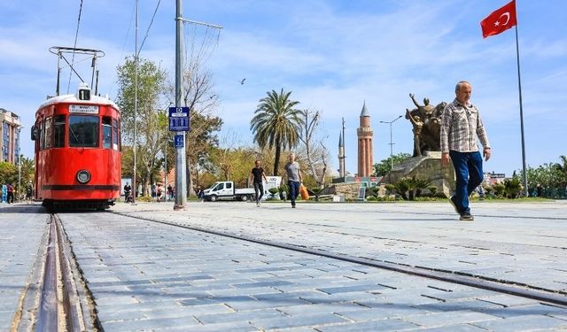 Antalya'da nostalji tramvayı kaldırılmayacak