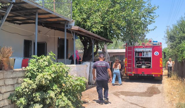 Antalya'da uzaklaştırma kararını duyunca evi ateşe verdi