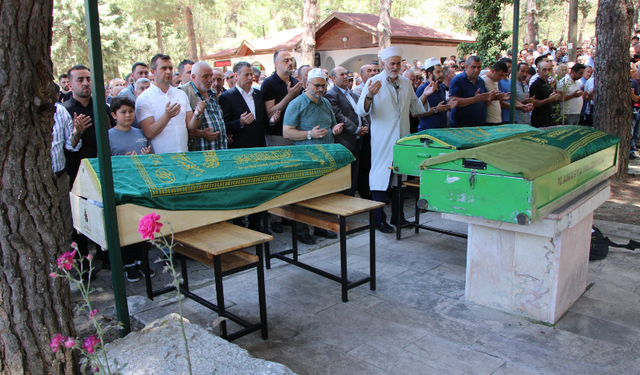 Antalya'dan Amasya'ya dönerken hayatlarını kaybettiler!