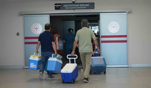 Antalya'da en acılı anlarında verdikleri kararla 7 hastaya umut oldular