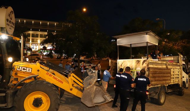 Antalya'da esnafa tek tek kaldırttılar