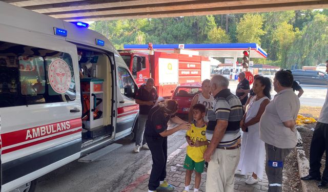 Antalya'da kazayı hafif sıyrıklarla atlattı