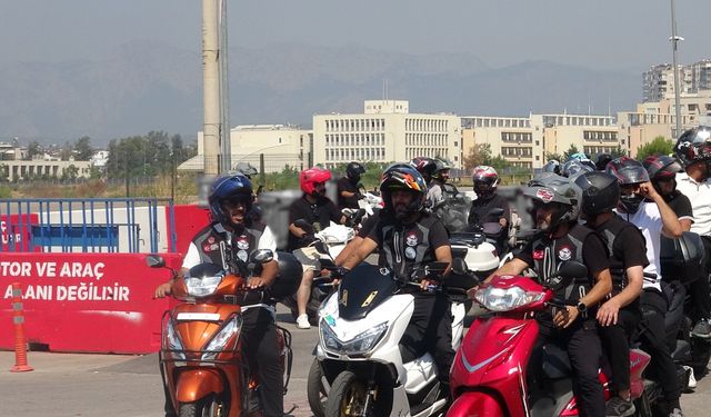 Antalya'da kuryelerde döner bıçaklı saldırıya protesto