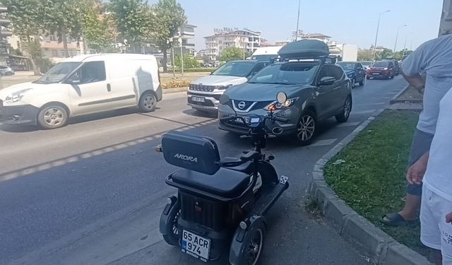 Antalya'da yeşil ışık kendisine yandı sandı kaza yaptı