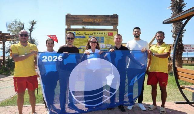Antalya'nın o plajı Mavi Bayrak aldı