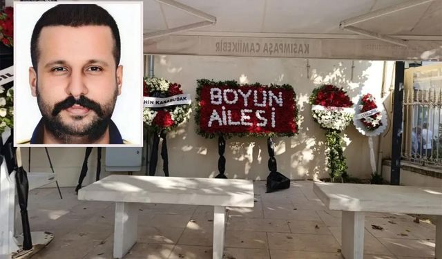 Çete liderinin annesinin cenazesinde dikkat çeken çelenkler