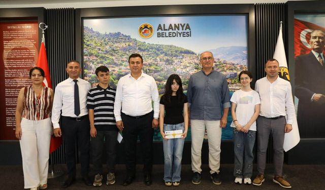 Alanya'da şampiyonlardan belediyeye ziyaret
