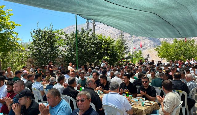 Yücel geleneği sürdürdü: Aynı sofrada buluştular