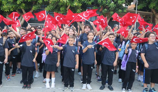Alanya’da 65 bin öğrenci için bugün ders zili çaldı