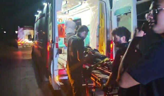 Antalya'da minibüs su kanalına savruldu